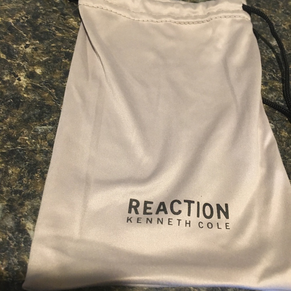 Kenneth Cole REACTION
Square Sunglasses, NWT - Picture 5 of 8